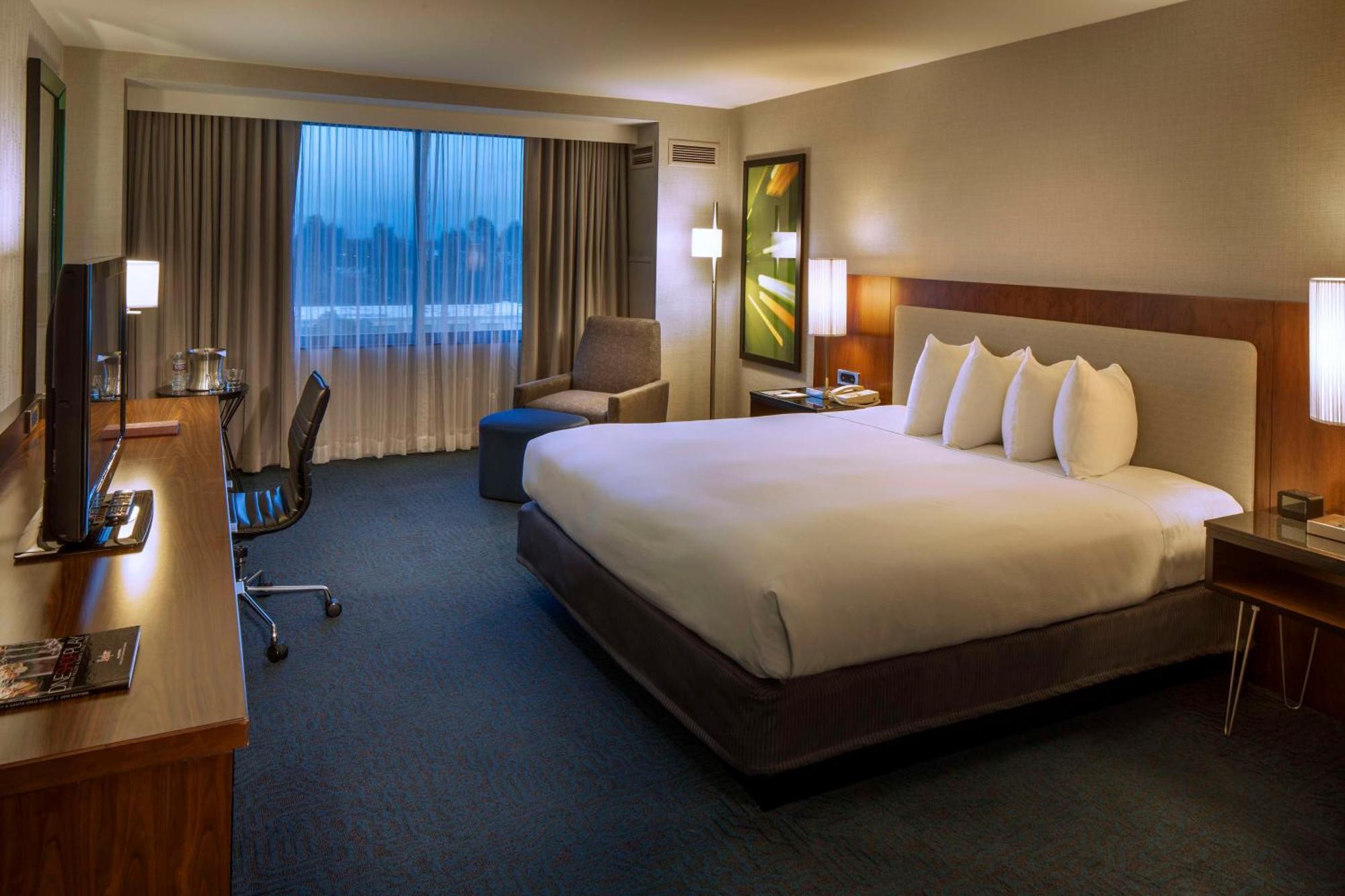 Doubletree By Hilton Newark-Fremont Hotel Kültér fotó