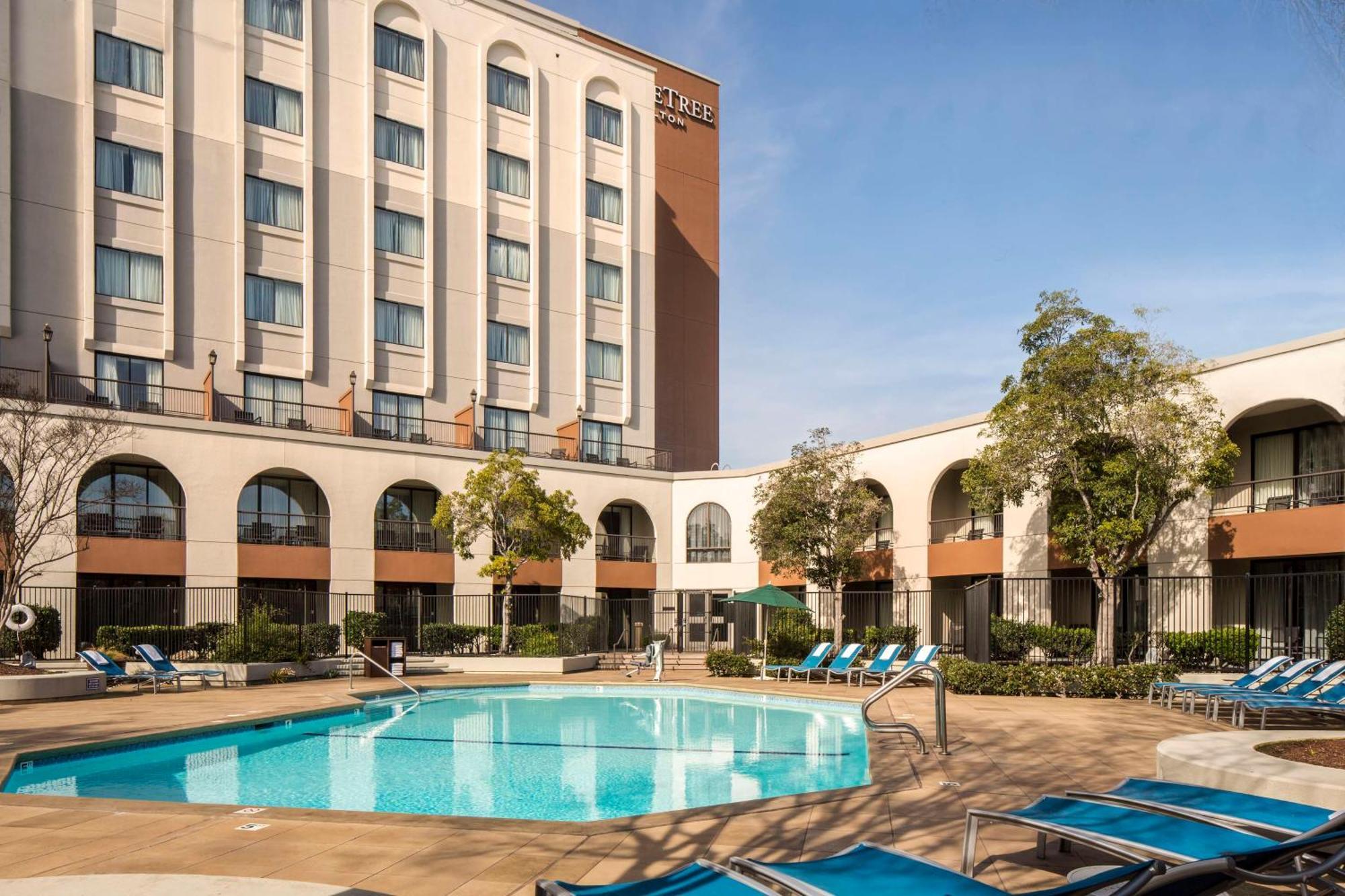 Doubletree By Hilton Newark-Fremont Hotel Kültér fotó
